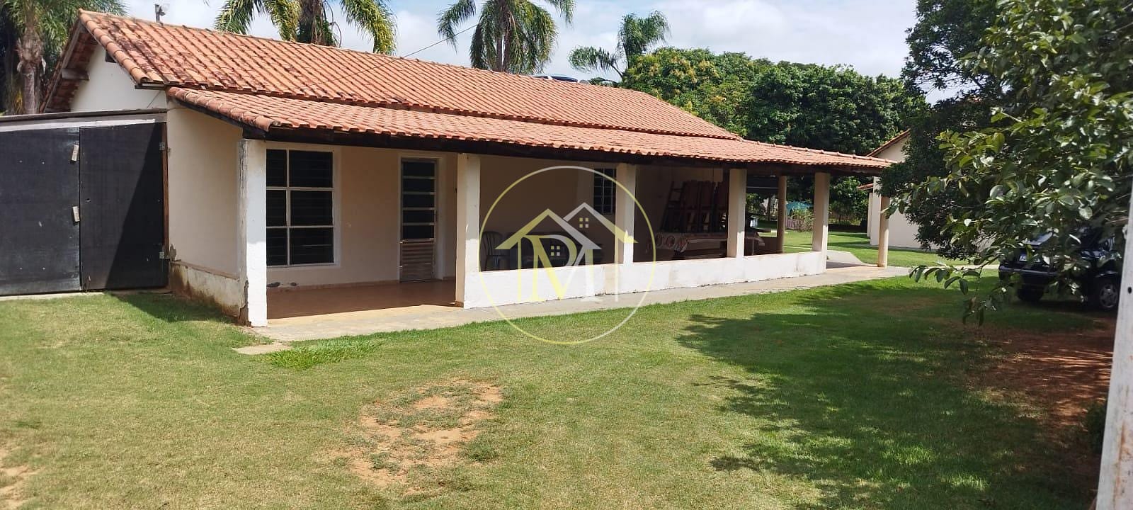 Chácara, 3 quartos, 2040 m² - Foto 1