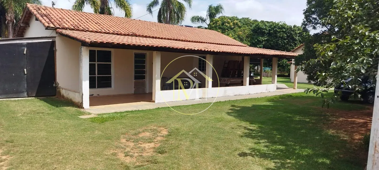 Chácara, 3 quartos, 2040 m² - Foto 1