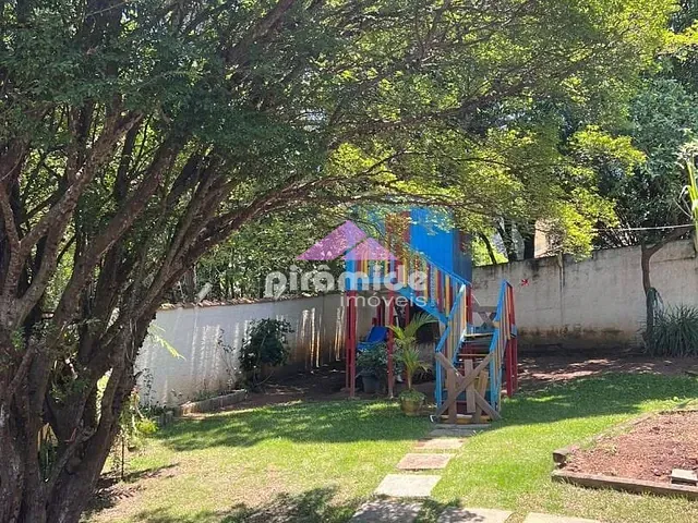 Chácara com 2000m² 4 quartos e 4 banheiros, à venda, no bairro Sapé I em Caçapava