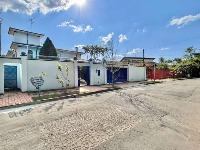 Chácara com 1008m² 6 quartos e 6 banheiros, à venda, no bairro Chácara Vale do Rio Cotia em Carapicuíba