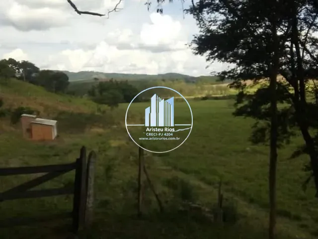 Chácara com 39000m² 1 quarto e 1 banheiro, à venda, no bairro Rodovia Fernão Dias em Pouso Alegre