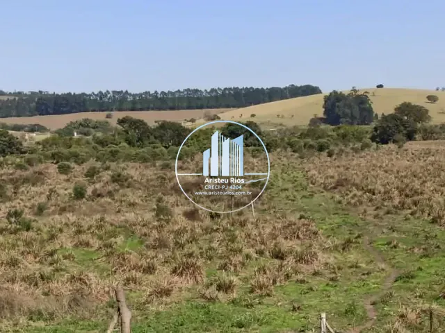 Chácara com 39000m² 1 quarto e 1 banheiro, à venda, no bairro Rodovia Fernão Dias em Pouso Alegre