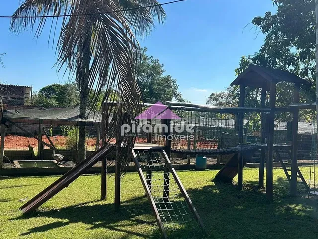 Chácara com 2000m² 3 quartos e 5 banheiros, à venda, no bairro Vila Velha em Caçapava