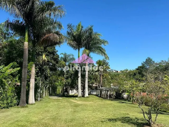 Chácara com 2000m² 3 quartos e 5 banheiros, à venda, no bairro Vila Velha em Caçapava