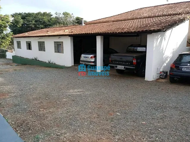 Chácara com 3300m² 2 quartos e 2 banheiros, à venda, no bairro Chácaras Bom Jardim em Guaxupé