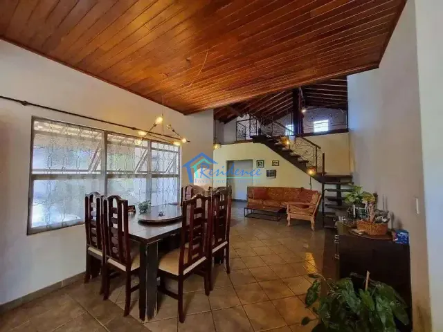 Chácara com 1000m² 4 quartos e 3 banheiros, à venda, no bairro Parque das Bandeiras em Indaiatuba