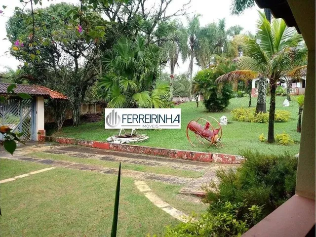 Chácara com 10000m² 4 quartos e 6 banheiros, à venda, no bairro Veraneio Irajá em Jacareí