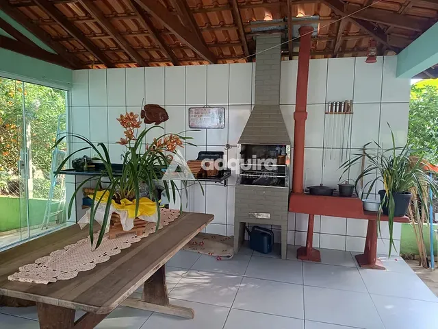 Chácara com 30000m² 3 quartos e 2 banheiros, à venda, no bairro centro em Tomazina
