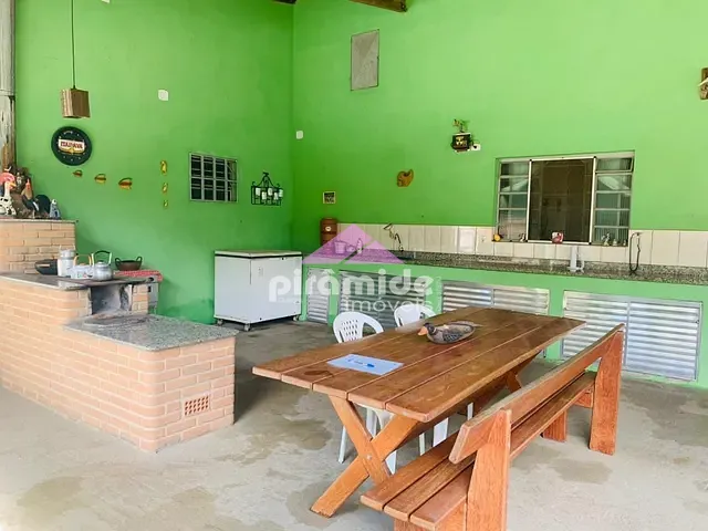 Chácara com 3638m² 3 quartos e 2 banheiros, à venda, no bairro Tijuco Preto em Caçapava