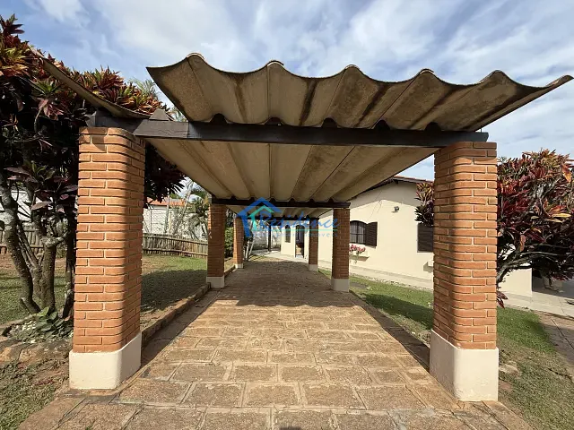 Chácara com 2500m² 4 quartos e 3 banheiros, à venda, no bairro Colinas do Mosteiro em Indaiatuba