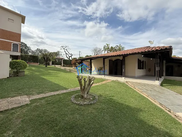 Chácara com 2500m² 4 quartos e 3 banheiros, à venda, no bairro Colinas do Mosteiro em Indaiatuba