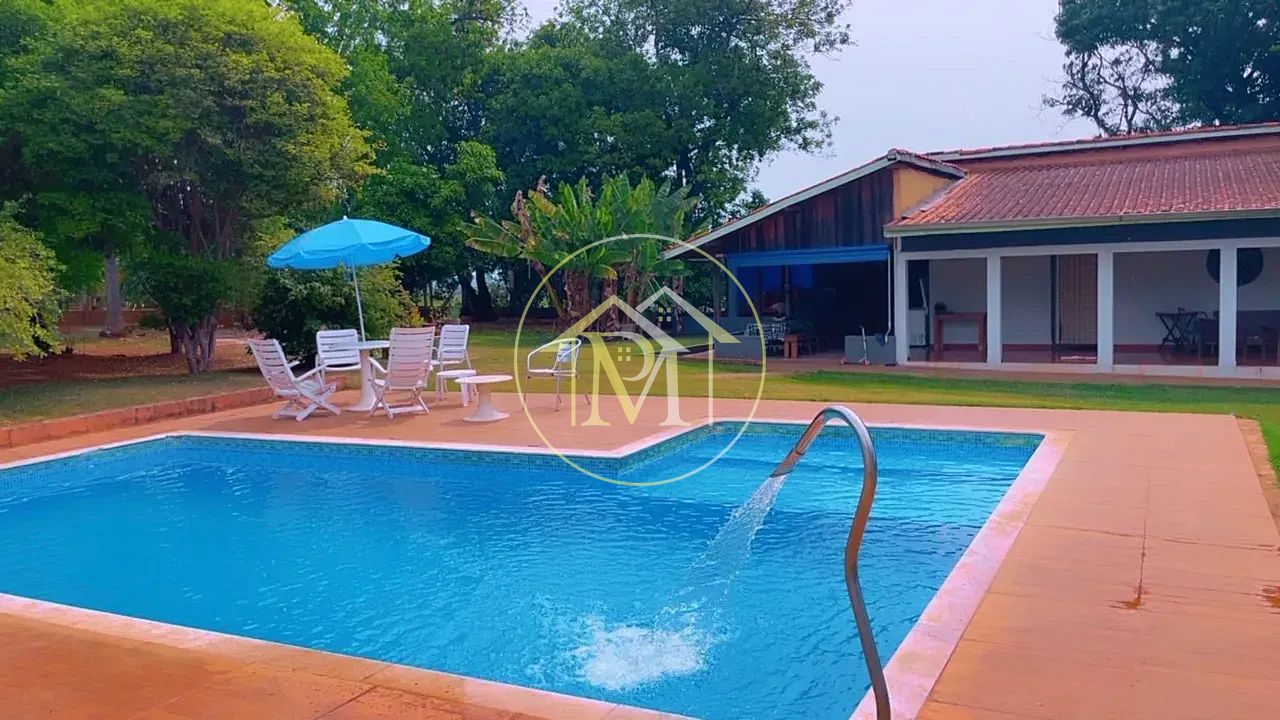 Fazenda à venda com 2 quartos, 200m² - Foto 1