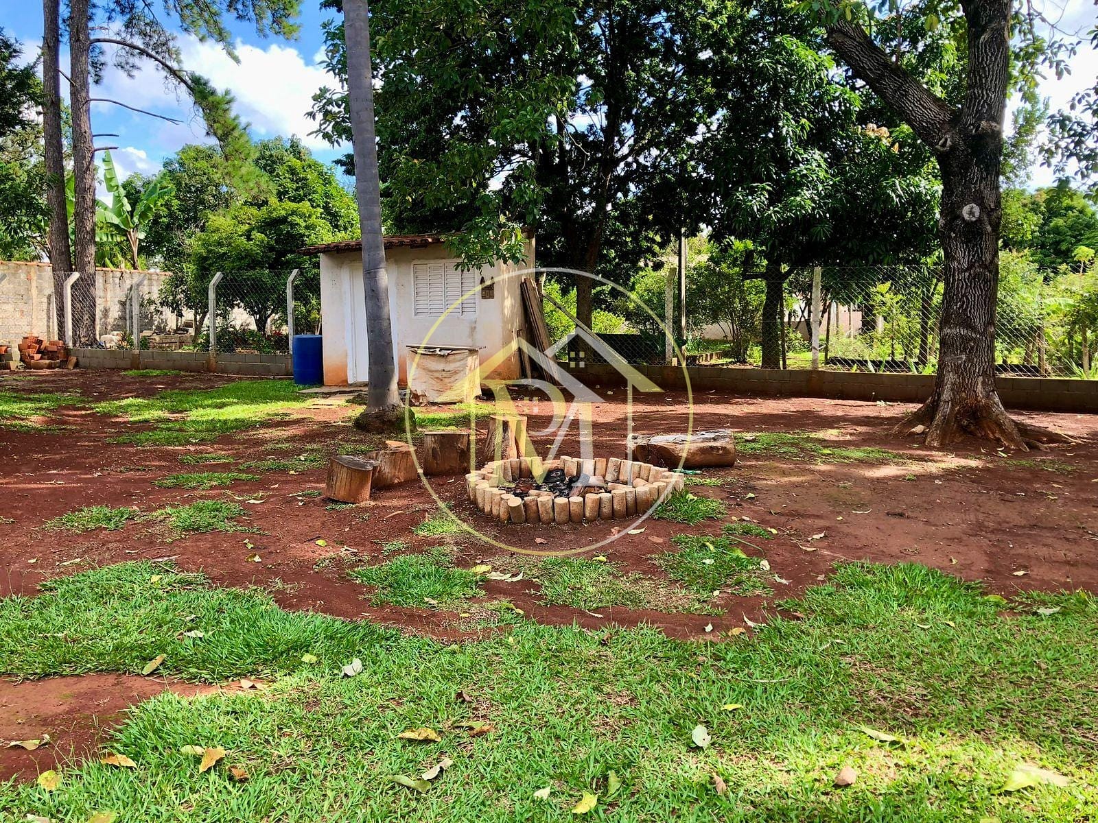 Fazenda à venda com 2 quartos, 200m² - Foto 18