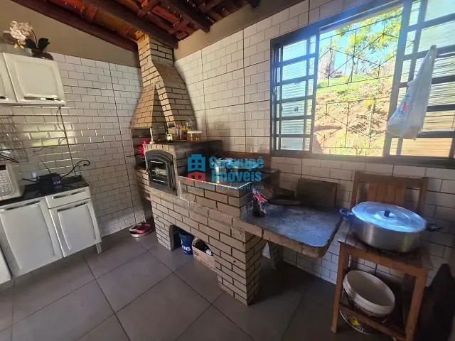 Chácara com 5500m² 3 quartos e 2 banheiros, à venda, no bairro Monteiro em Guaranésia