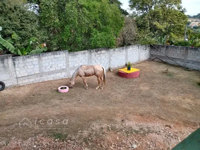 Chácara com 1600m² 4 quartos e 4 banheiros, à venda, no bairro Tijuco Preto em Caçapava