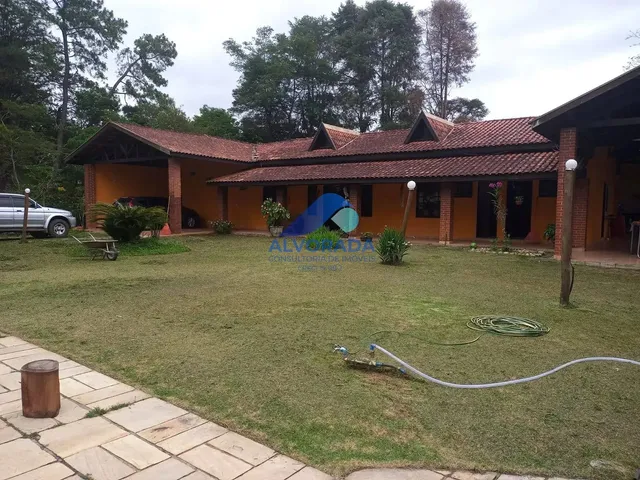 Chácara com 8135m² 3 quartos e 3 banheiros, para alugar, no bairro Chácara Itamarati em Caçapava