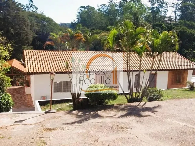 Chácara com 2469m² 3 quartos e 1 banheiro, à venda, no bairro Iara em Atibaia