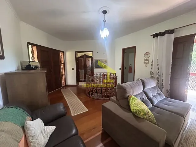 Chácara com 1150m² 3 quartos e 7 banheiros, à venda, no bairro Jardim Leonor em Itatiba