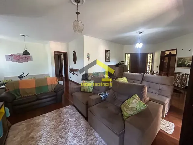 Chácara com 1150m² 3 quartos e 7 banheiros, à venda, no bairro Jardim Leonor em Itatiba