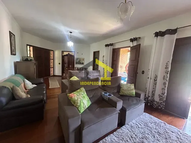 Chácara com 1150m² 3 quartos e 7 banheiros, à venda, no bairro Jardim Leonor em Itatiba