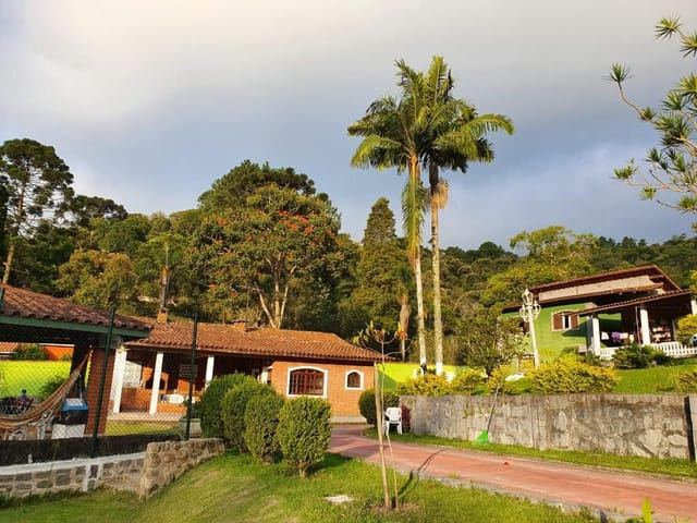 Chácara com 5200m² 8 quartos e 9 banheiros, à venda, no bairro Terras de São Felipe (Caucaia do Alto) em Cotia