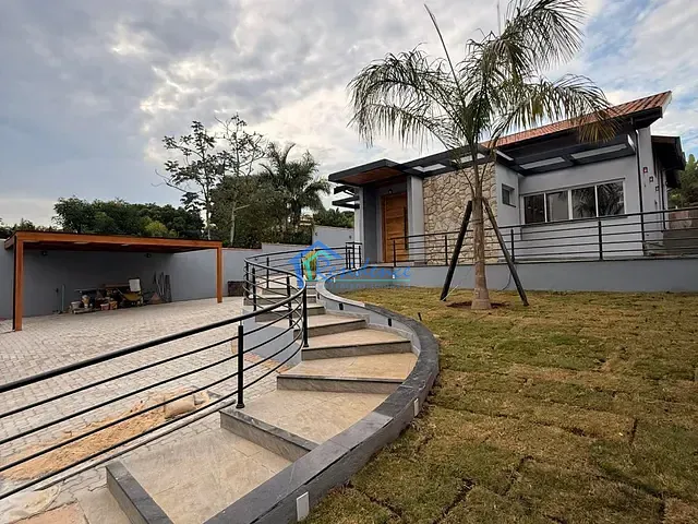 Chácara 3 quartos e 5 banheiros, à venda, no bairro Terras de Itaici em Indaiatuba