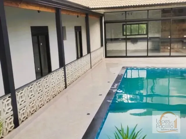 Chácara com 544m² 3 quartos e 3 banheiros, à venda, no bairro Jardim Estância Brasil em Atibaia