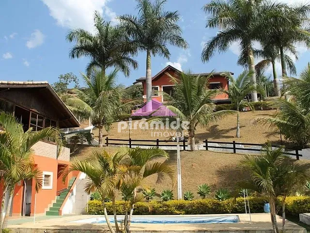 Chácara com 2000m² 3 quartos e 4 banheiros, à venda, no bairro Freitas em São José dos Campos