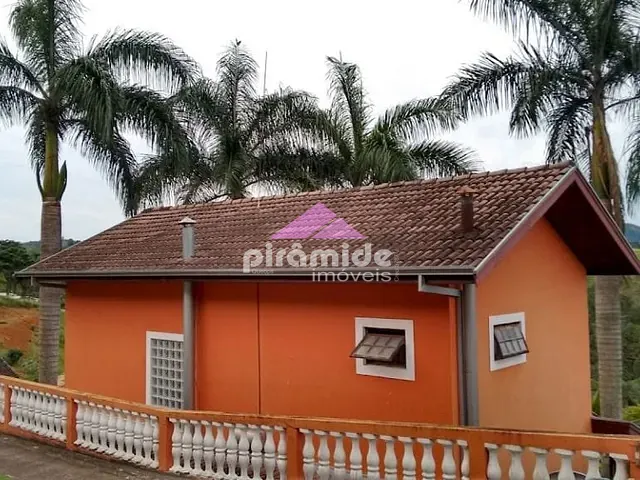 Chácara com 2000m² 3 quartos e 4 banheiros, à venda, no bairro Freitas em São José dos Campos