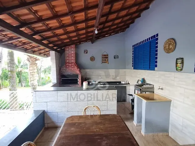 Chácara com 1090m² 2 quartos e 2 banheiros, à venda, no bairro Núcleo Urbano Bom Jardim em Jaguariúna