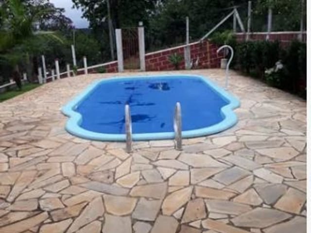Chácara com 2000m² 1 quarto e 2 banheiros, à venda, no bairro Reneville em Mairinque