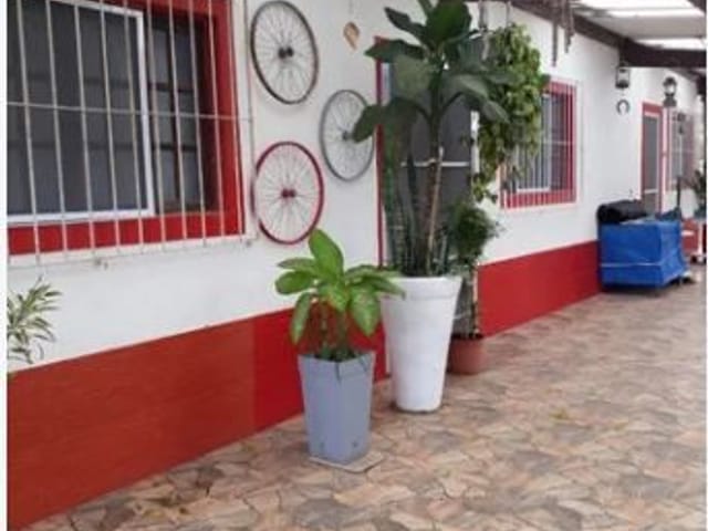 Chácara com 2000m² 1 quarto e 2 banheiros, à venda, no bairro Reneville em Mairinque