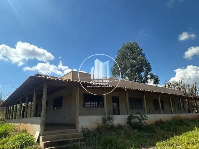Chácara com 1943m² 6 quartos e 2 banheiros, à venda, no bairro Área Rural em Pouso Alegre