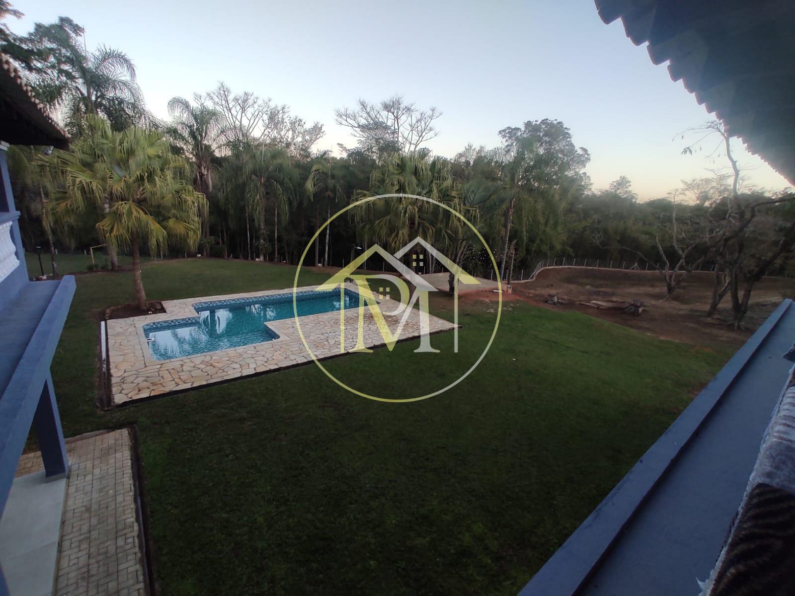 Chácara à venda com 7 quartos, 840m² - Foto 2