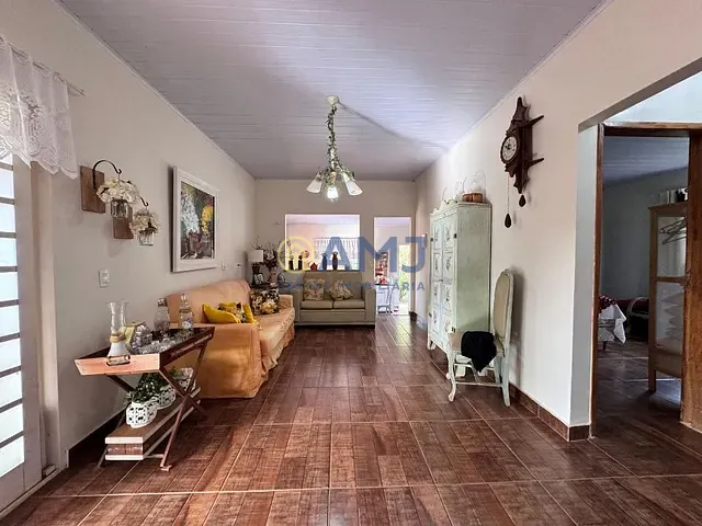 Chácara com 2228m² 2 quartos e 2 banheiros, à venda, no bairro Zona Rural Hidrolandia em Hidrolândia