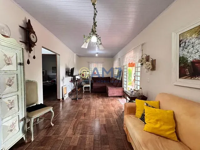 Chácara com 2228m² 2 quartos e 2 banheiros, à venda, no bairro Zona Rural Hidrolandia em Hidrolândia