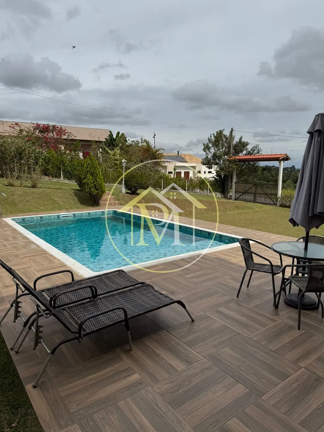 Chácara, 4 quartos, 1200 m² - Foto 1