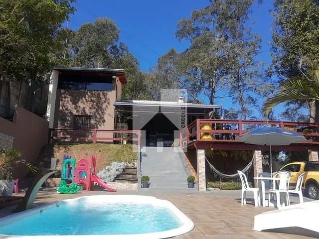 Chácara com 1180m² 2 quartos e 4 banheiros, à venda, no bairro Santa Gertrudes em Jundiaí