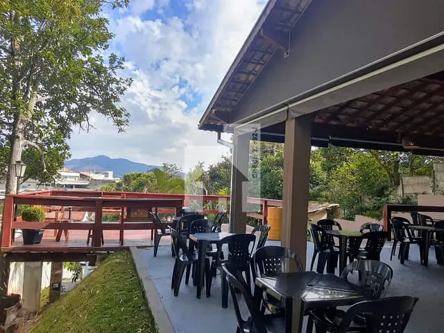 Chácara com 1180m² 2 quartos e 4 banheiros, à venda, no bairro Santa Gertrudes em Jundiaí