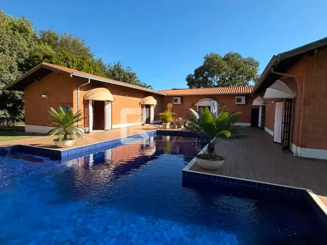 Chácara com 10000m² 4 quartos e 7 banheiros, à venda, no bairro Recanto das Flores em Indaiatuba
