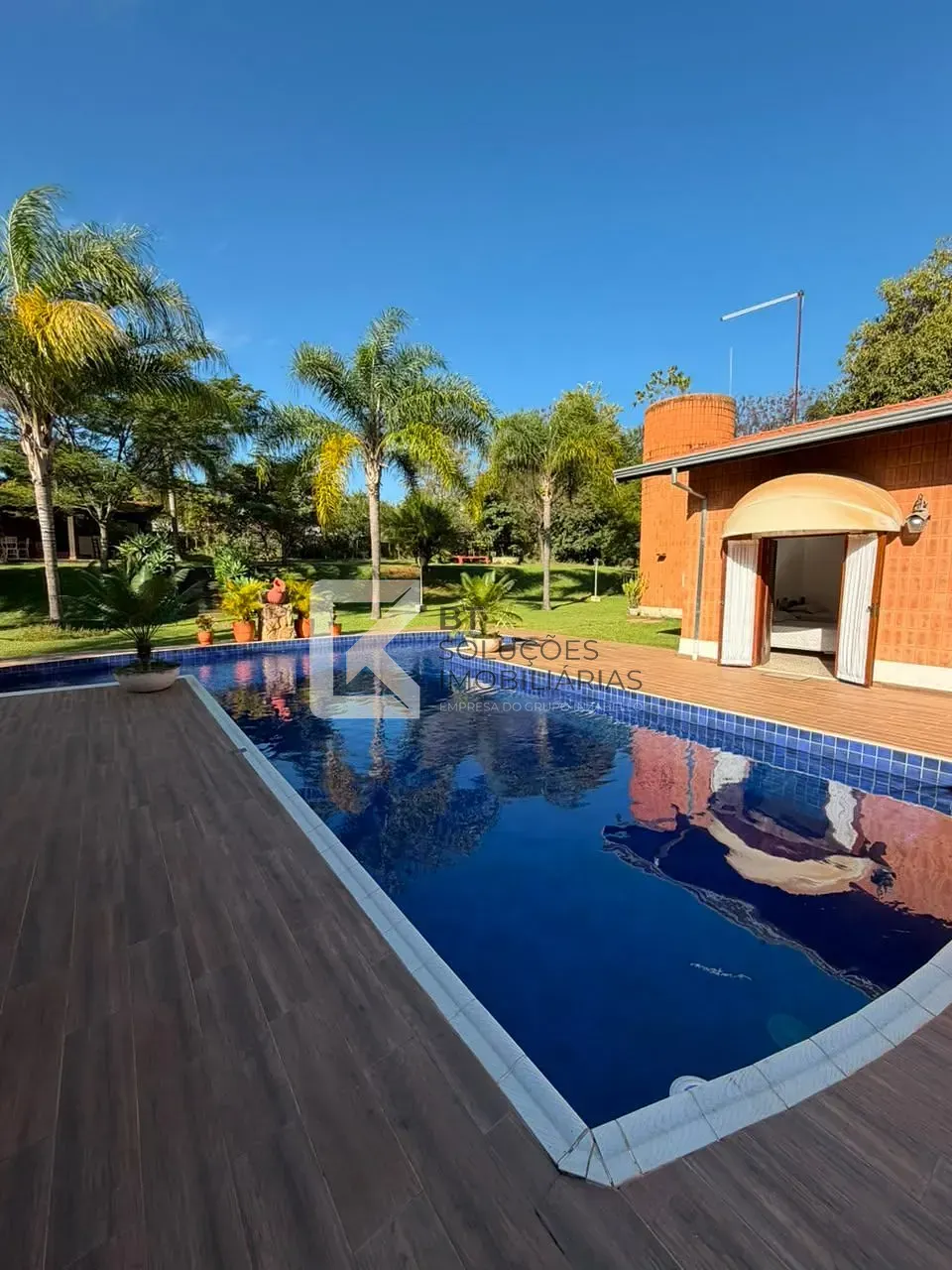 Chácara, 4 quartos, 10000 m² - Foto 1