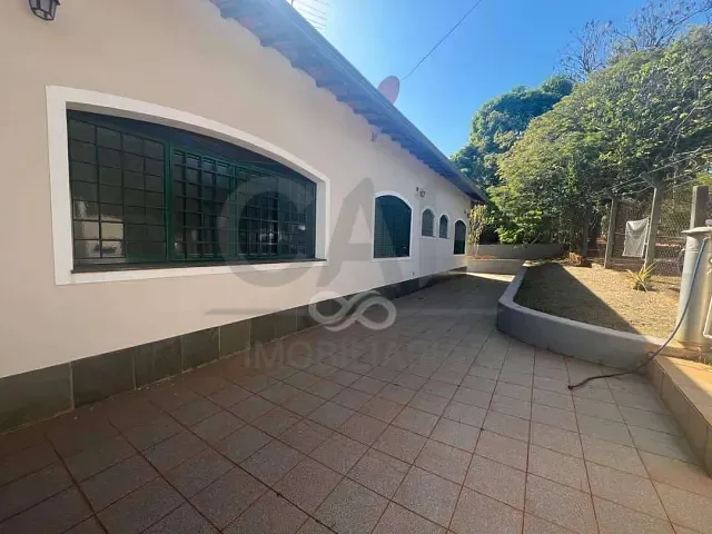 Chácara com 951m² 3 quartos e 4 banheiros, à venda, no bairro Residencial Ana Helena em Monte Alegre do Sul