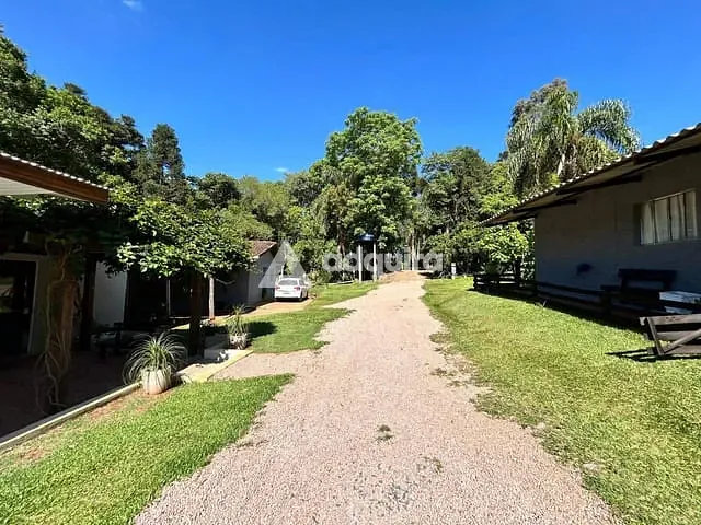 Chácara com 9000m² 2 quartos e 2 banheiros, à venda, no bairro Chapada em Ponta Grossa