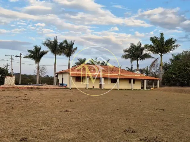 Chácara com 18000m² 4 quartos e 3 banheiros, à venda, no bairro Rural em Quadra