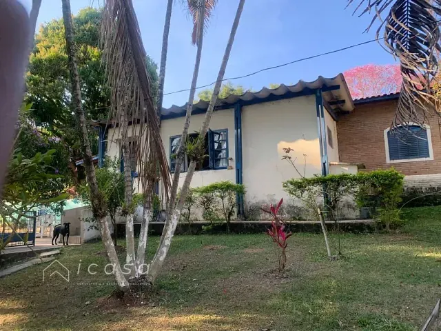 Chácara com 6000m² 4 quartos e 3 banheiros, à venda, no bairro Guamirim em Caçapava