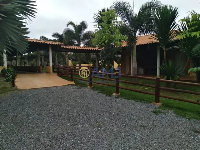 Chácara com 5000m² 3 quartos e 3 banheiros, à venda, no bairro Recreio das Cachoeiras em Aragoiânia