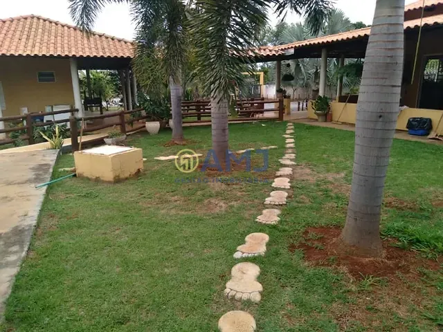 Chácara com 5000m² 3 quartos e 3 banheiros, à venda, no bairro Recreio das Cachoeiras em Aragoiânia