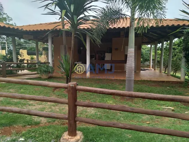 Chácara com 5000m² 3 quartos e 3 banheiros, à venda, no bairro Recreio das Cachoeiras em Aragoiânia