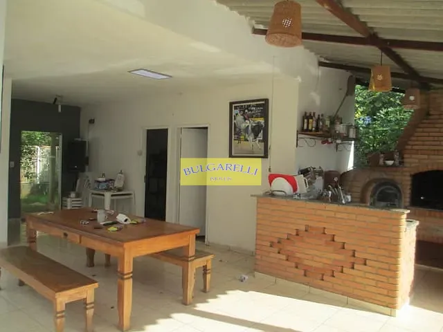 Chácara com 1265m² 2 quartos e 4 banheiros, à venda, no bairro Ivoturucaia em Jundiaí