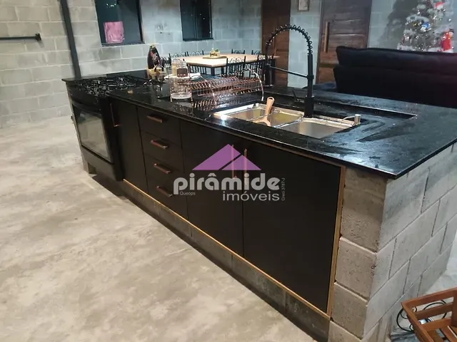 Chácara com 1000m² 6 quartos e 7 banheiros, à venda, no bairro Buquirinha em São José dos Campos